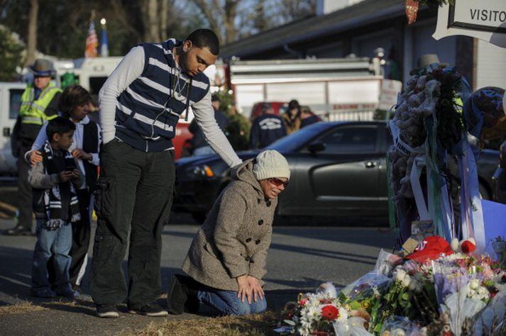 Látinna barna í Sandy Hook skólanum minnst.