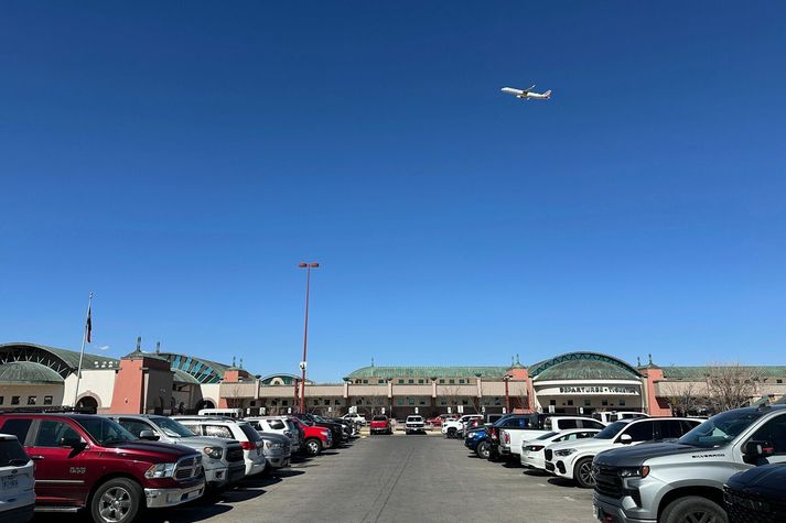 Lokun flugvallarins í El Paso kom fólki mjög á óvart og hefur gengið erfiðlega að fá almennileg svör um af hverju gripið var til þessa ráðs.