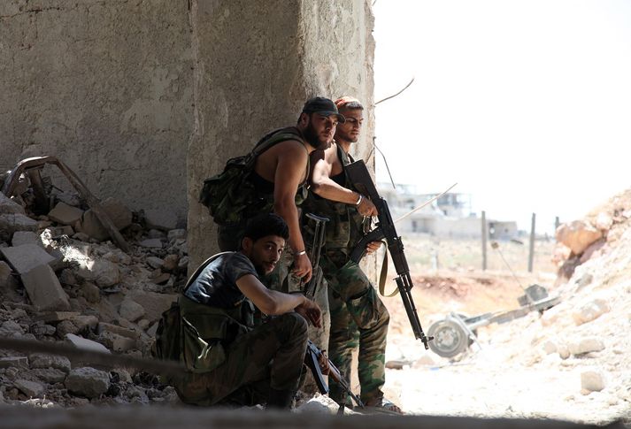 Stjórnarhermenn nærri Alepp.
