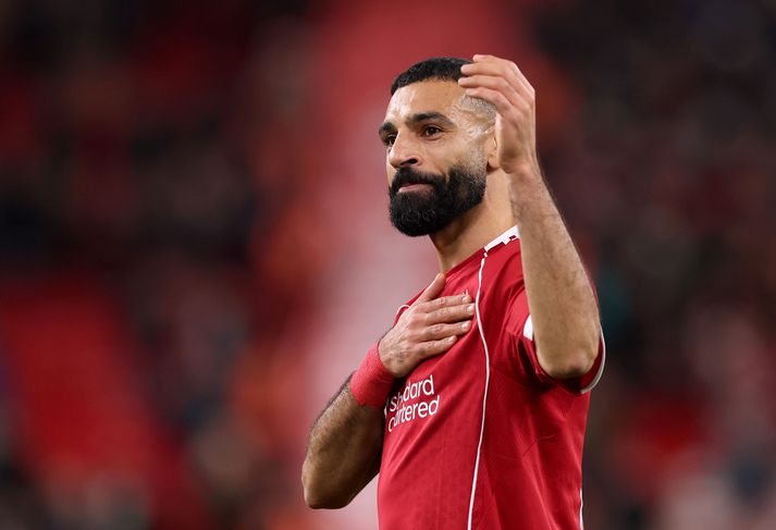 Mohamed Salah þakkar fyrir síðasta leik sinn með Liverpool í bili en hann gæti líka verið sá síðasti sem hann spilar í búningi félagsins.