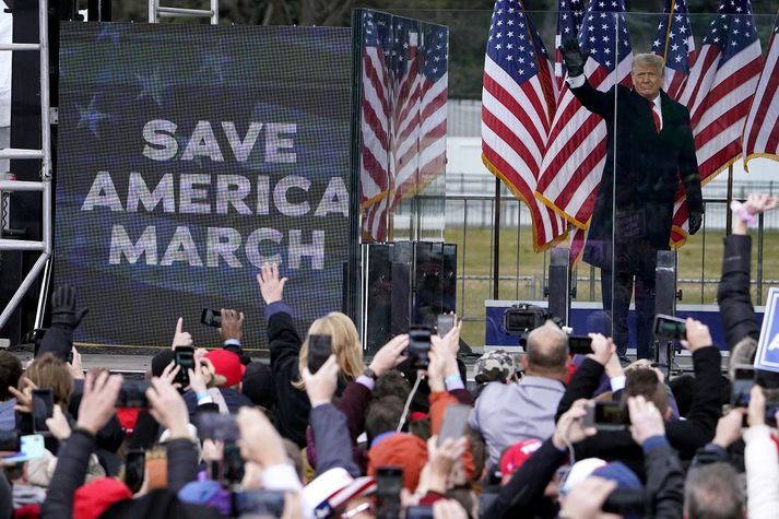 Donald Trump, hvatti stuðningsmenn sína til að leggja leið sína að þinghúsi Bandaríkjanna þann 6. janúar síðastliðinn og „berjast“ fyrir framtíð Bandaríkjanna.