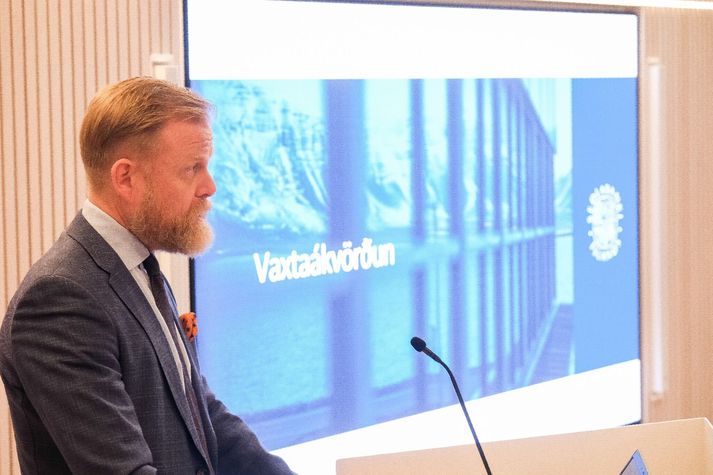 Ásgeir Jónsson seðlabankastjóri segir of snemmt að segja til um hvort vaxtalækkunarferlinu sé lokið.