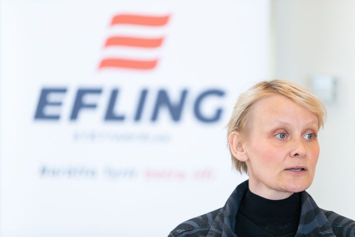 Sólveig Anna Jónsdóttir, formaður Eflingar, undirritaði nýjan kjarasamning félagsmanna sem starfa hjá Kópavogsbæ, Seltjarnarnesbæ, Mosfellsbæ, Sveitarfélaginu Ölfusi og Hveragerðisbæ.