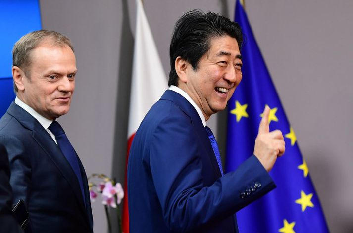 Donald Tusk, forseti leiðtogaráðs ESB, og Shinzo Abe, forsætisráðherra Japans, munu funda á morgun.