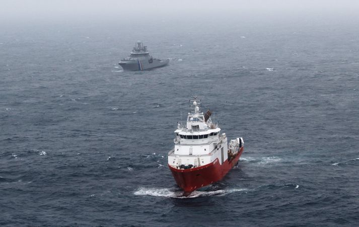 Rannsóknarskipið Seabed Worker yfir flaki Minden.