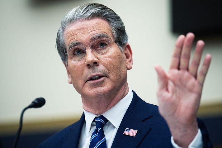 Fjármálaráðherrann Scott Bessent heldur því fram að ekki sé um að ræða ávinning fyrir Rússa.