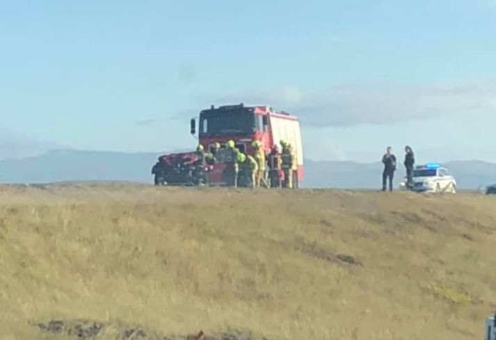 Slysið varð um miðja vegu á milil Hvolsvallar og Hellu.