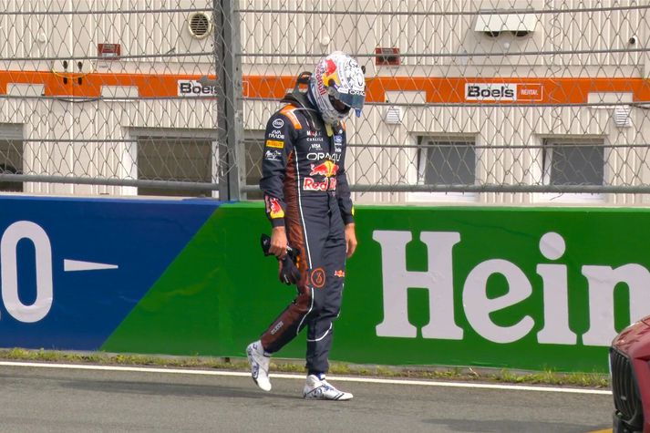 Verstappen var svekktur að sjá þegar hann gekk af brautinni, en í góðu lagi sem er fyrir öllu.