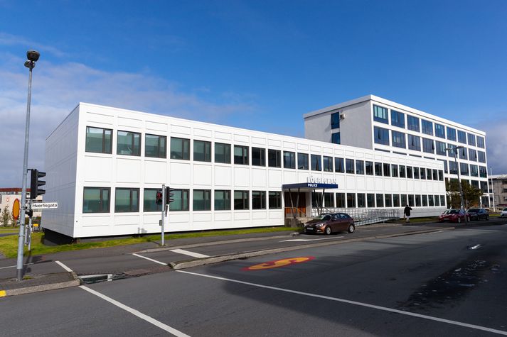 Málið er til skoðunar á lögreglustöð 1 í Hverfisgötu.
