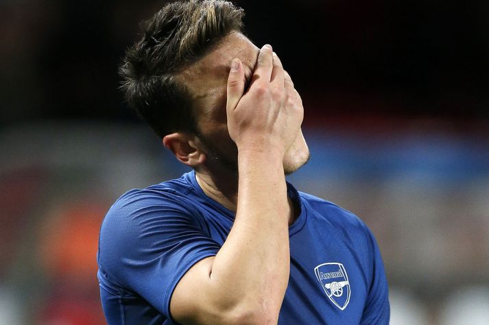 Mesut Özil sleppur með skrekkinn.
