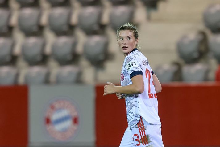 Bayern München v SL Benfica: Group D - UEFA Women's Champions League MUNICH, GERMANY - DECEMBER 15: Karolina Lea Vilhjalmsdottir of Bayern Muenchen looks on during the UEFA Women's Champions League group D match between Bayern München and SL Benfica at FCB Campus on December 15, 2021 in Munich, Germany. (Photo by Roland Krivec/DeFodi Images via Getty Images)