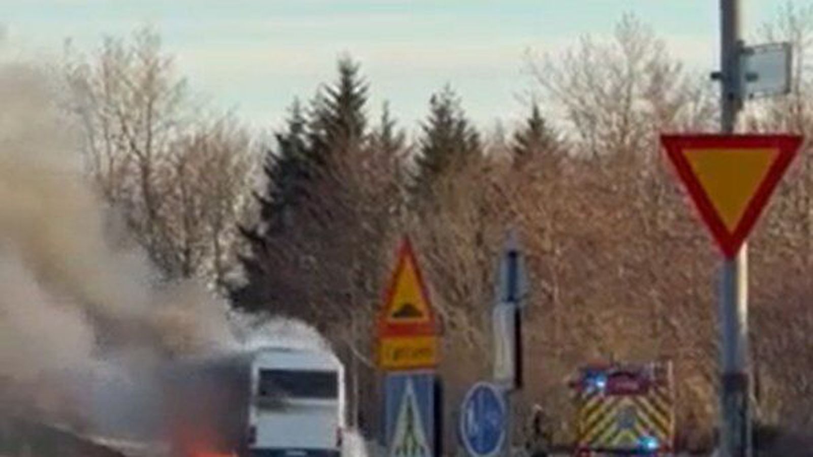 Eldur í mann­lausri rútu í Laugar­dal