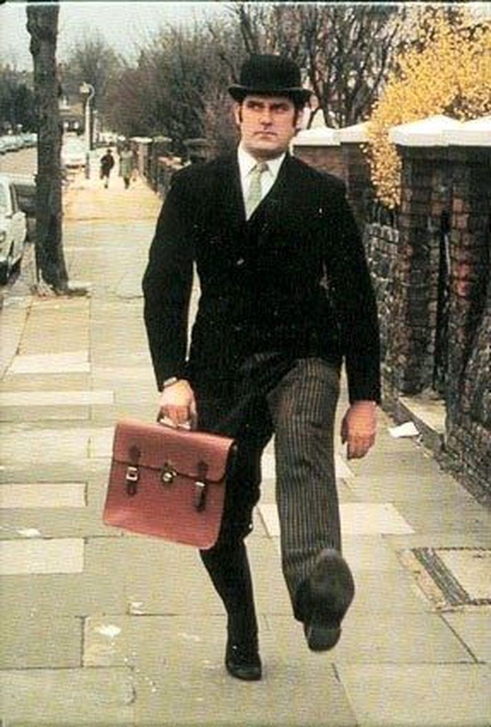 John Cleese "Ráðherra kynlegs göngulags" heiðraður af svissneskum dýrafræðingum.