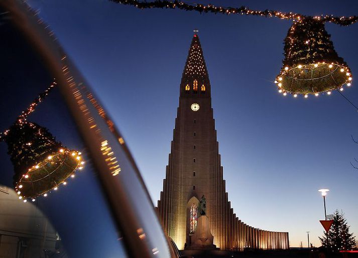 Hátíðarblær Erlendir ferðamenn koma í auknum mæli til Íslands yfir hátíðirnar.