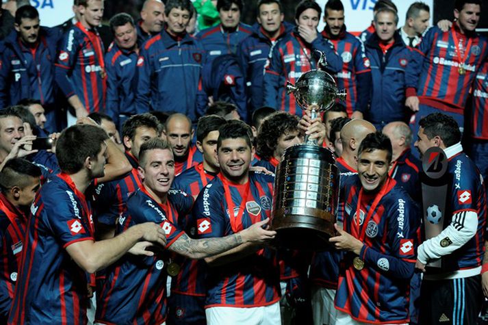 San Lorenzo vann Nacional, samanlagt 2-1, í úrslitaleik Copa Libertadores.