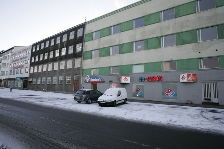 Egill Þorsteinsson hjá markaðsdeild Dominos l segir um leiðindaatvik að ræða og fyrirtækið vilji ganga í að greiða þann skaða sem drengurinn varð fyrir.