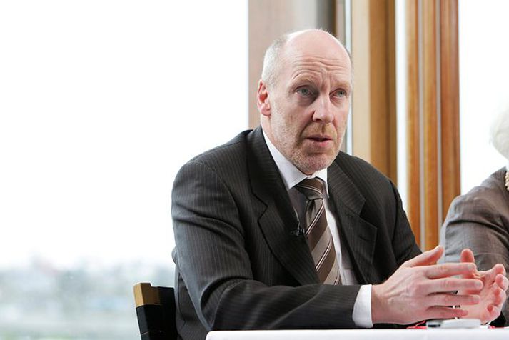 Steingrímur J. Sigfússon leggur frumvarpið fram.