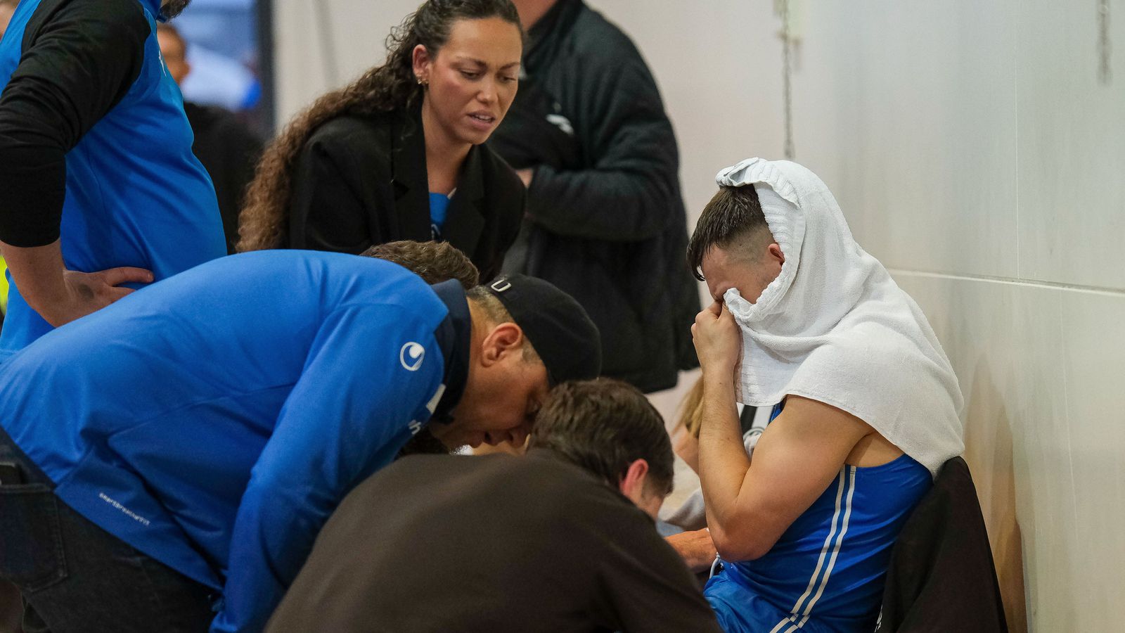 Oln­bogi Ægis brotnaði