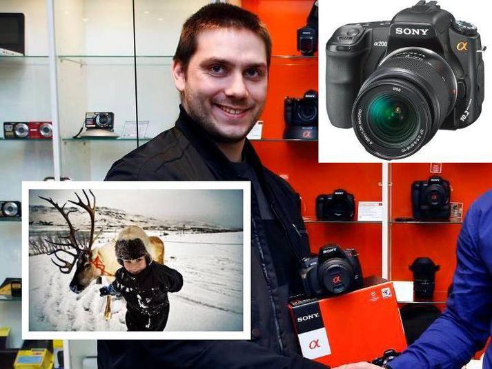 Daníel fékk hágæða Sony myndavél, að andvirði kr. 114.990 í verðlaun í ljósmyndakeppni Vísis og Sony Center.