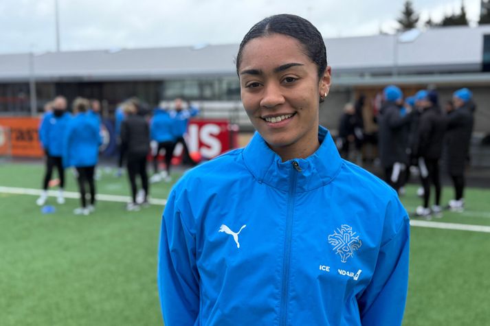 Linda Líf Boama fer frábærlega af stað í Svíaríki og mætir full sjálfstrausts í landsleikina.