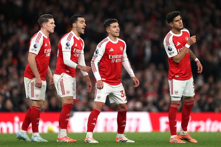 Arsenal mætir Aston Villa í stórleik á Emirates annað kvöld.