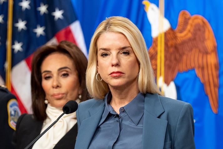 Pam Bondi, dómsmálaráðherra Bandaríkjanna, opinberaði handtökurnar í dag.
