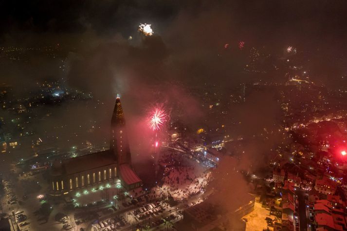 Flugeldar við Hallgrímskirkju áramótin 2020.