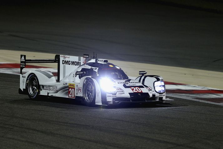 Webber ekur breyttum Porsche 911 í World Endurance mótaröðinni.