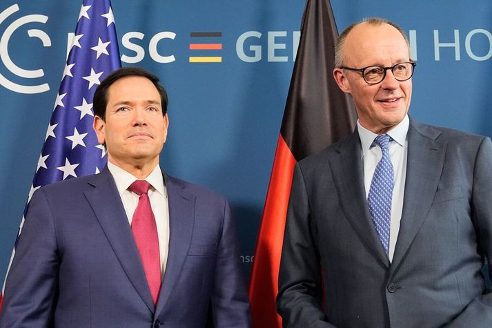 Marrco Rubio, utanríkisráðherra Bandaríkjanna, og Friedrich Merz, kanslari Þýskalands, á öryggisráðstefnunni í München í dag.