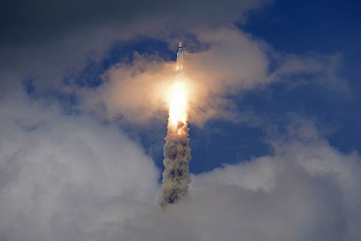 Geimfarið Chandrayaan-3 á leið til tunglsins.