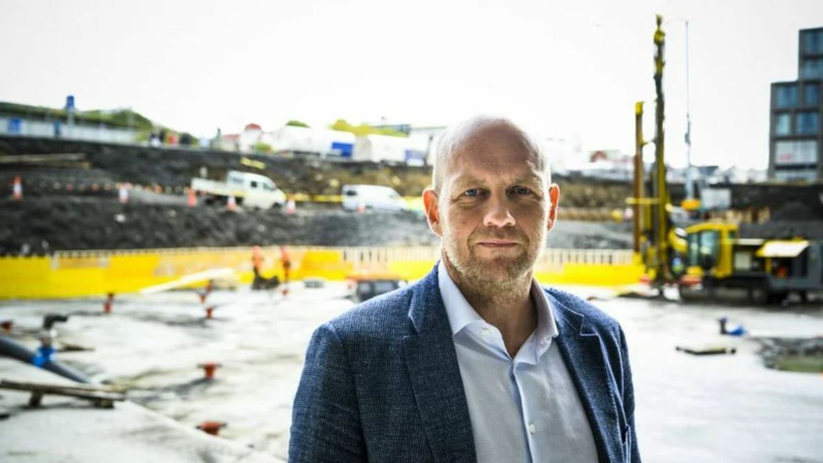 Selt megnið af bréfum sínum í Stoðum á síðustu mánuðum
