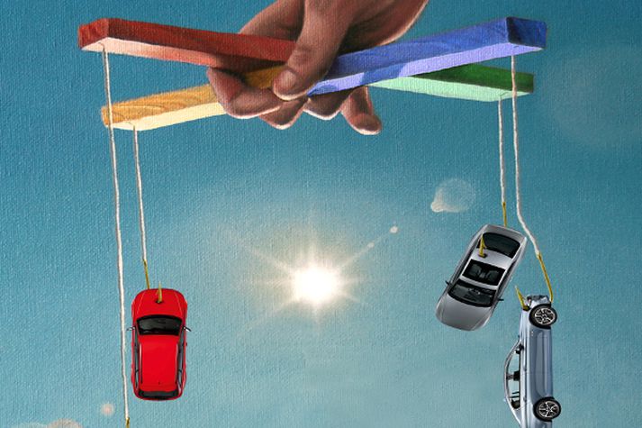 Margir eru með endurnýjun á tryggingum um áramótin og iðgjöld eru ákveðin ár fram í tímann.