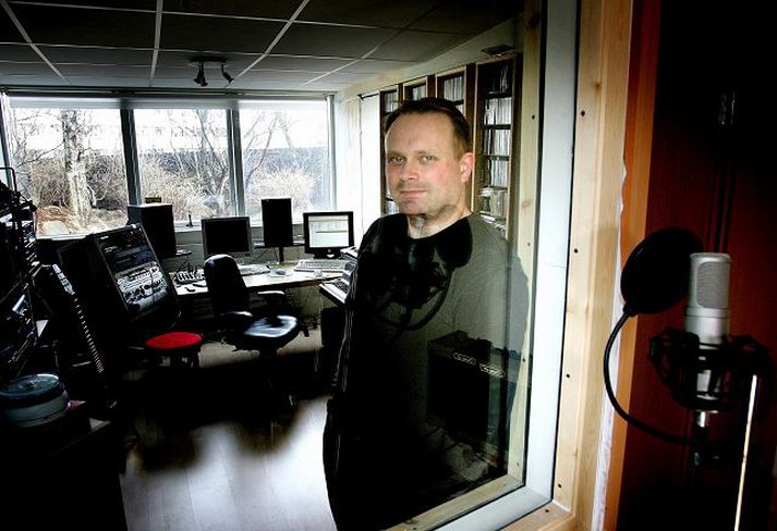 Til Svíþjóðar Karl Olgeirsson hefur ákveðið að flytja til Svíþjóðar ásamt fjölskyldu sinni enda sé stemningin hér á landi ekkert sérstök.Fréttablaðið/Valli