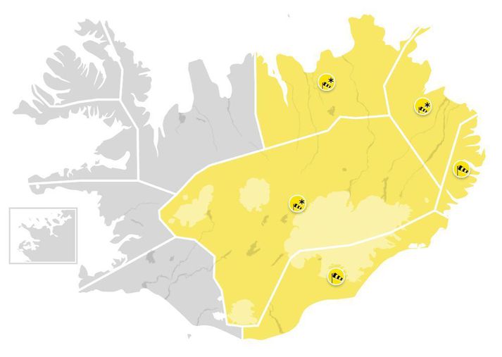 Gular viðvaranir eru í gildi á landinu austanverðu.