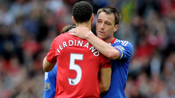 John Terry er meiddur á hné og verður ekki með Chelsea gegn United.