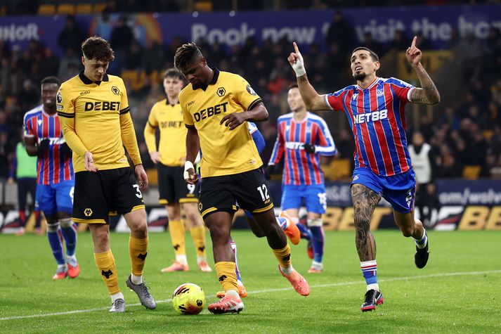 Daniel Munoz fagnar marki sínu fyrir Crystal Palace í dag.