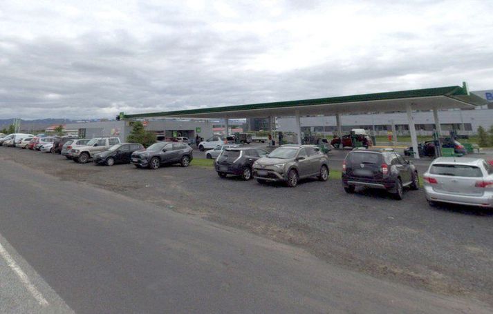 Bensínstöð Olís við Rauðavatn.