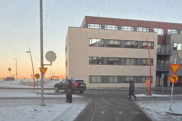 Ökumaður beygir úr Bríetartúni til vinstri inn í Borgartúnið. Þessi hefur líkast til sloppið við sekt.