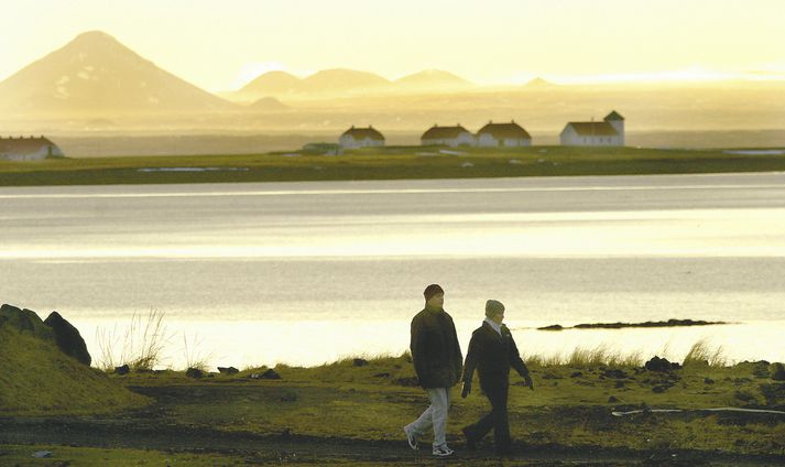 Fjölmargir bíða eftir greiningu hjá ADHD-teymi Landspítalans. Biðlistinn er tvö ár. Sjálfstætt starfandi sálfræðingar eru ekki sáttir við orð forstöðumanns teymisins.