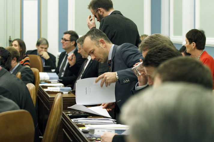 Þingið samþykkti fyrir áramót fjáraukalög fyrir árið 2013 og fjárlög fyrir árið 2014. 
