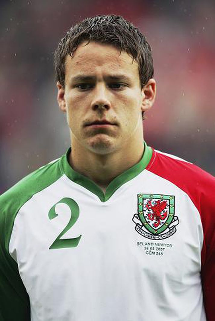 Gunter hefur leikið þrjá landsleiki fyrir Wales.