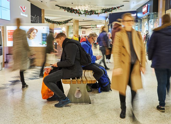 Verslanir með mikla markaðshlutdeild á smásölumarkaði hafa ákveðið að hætta upplýsingum á veltutölum sínum.