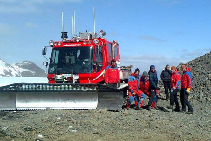 Við rætur Skálafellssjökuls klukkan 16 í dag.