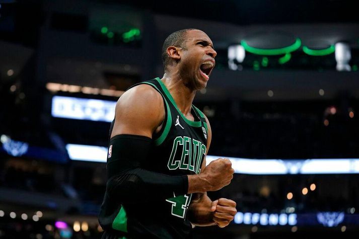 Al Horford lyfti titlinum með Boston 2024