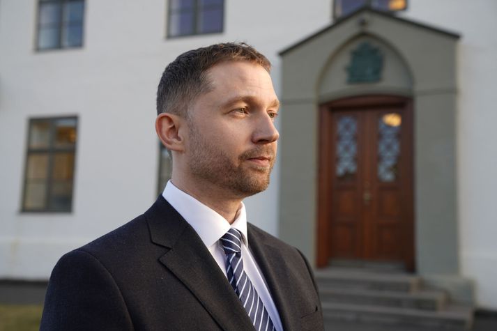 Bjarki Heiðar Bjarnason lögmaður hefur ekki undan við að taka við símtölum frá fólki sem dvaldi á Bakkakoti og víðar. 