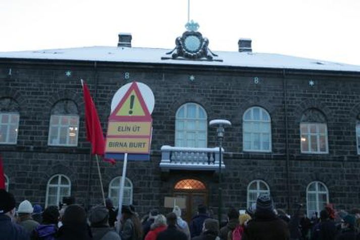 Mótmæli við Alþingishúsið. Athugið að myndin er frá eldri mótmælum.