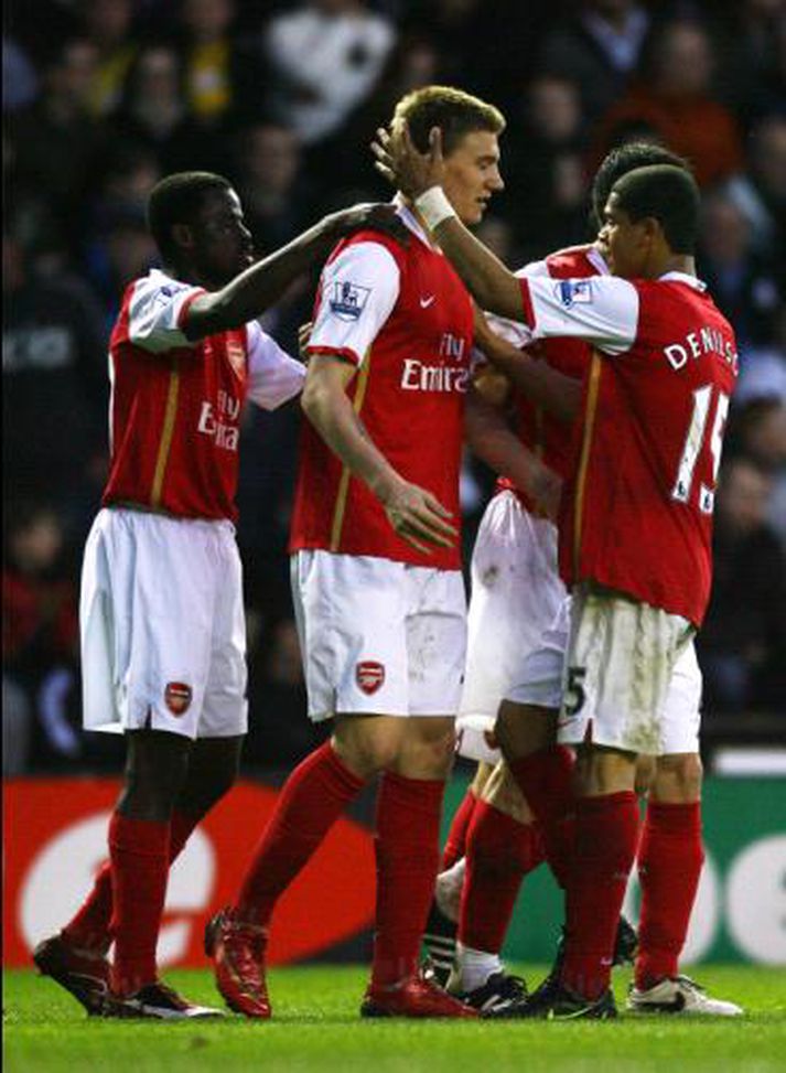 Leikmenn Arsenal fagna.