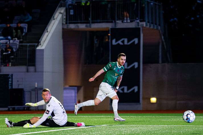 Kristinn Steindórsson skorar hér mark sitt í 3-0 sigri Breiðabliks.