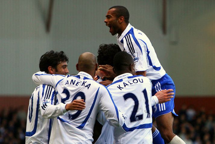 Leikmenn Chelsea fagna þriðja marki Chelsea gegn West Ham um helgina sem Michael Ballack skoraði.