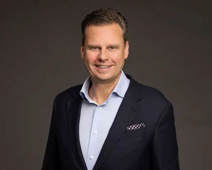 Árni Oddur, sem á helmingshlut í Eyri á móti föður sínum, mun í kjölfarið taka sæti í stjórn Kingfish.